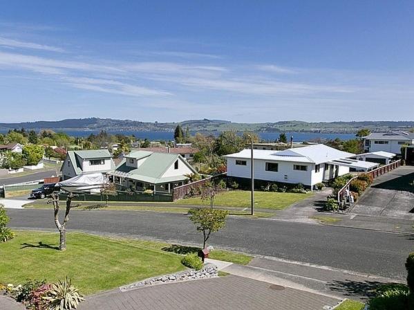 Golders Heights - Taupo Holiday Home Екстер'єр фото
